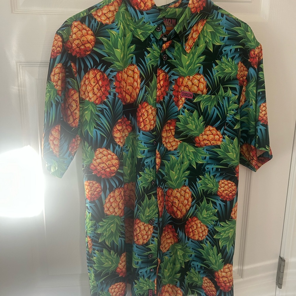 Dixxon Flannel Co. Men’s Size Large “The Express” Short sleeve party shirt LN